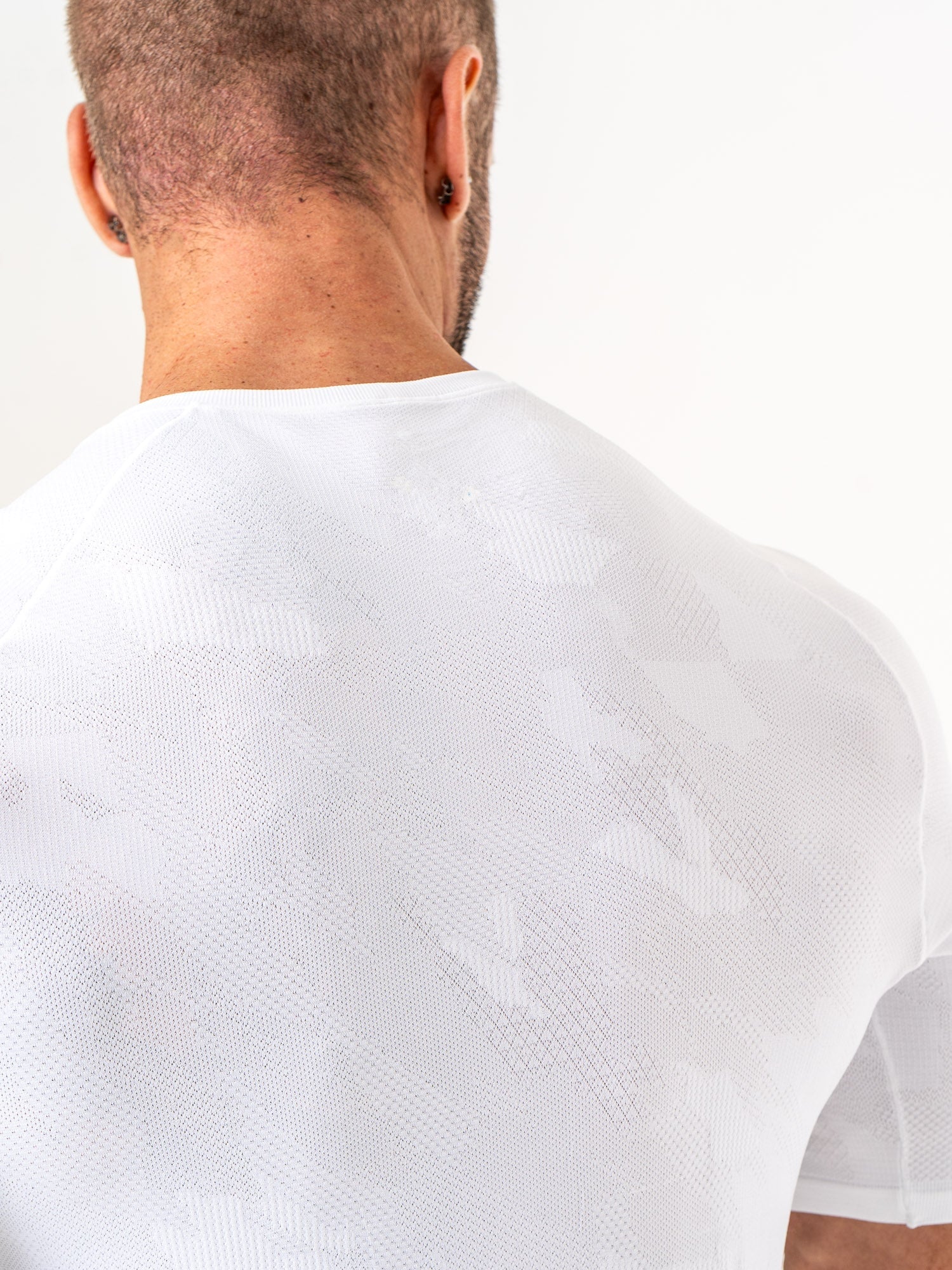 Aero Core Seamless T-Shirt - White - Image 4