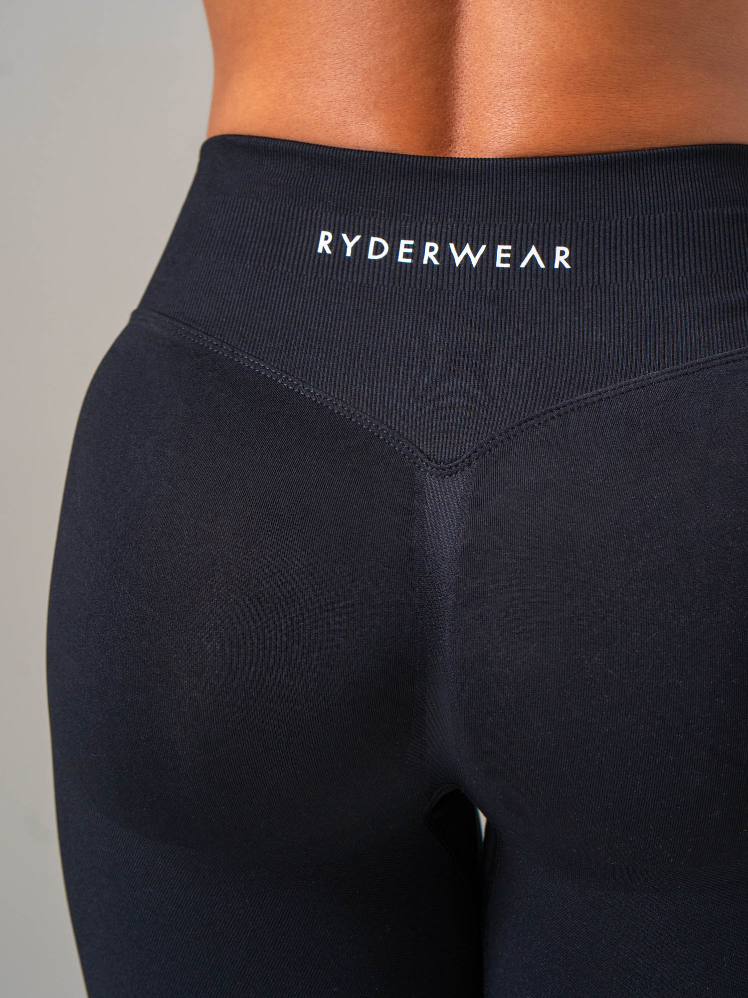 Boost Seamless Leggings - Black - Image 5