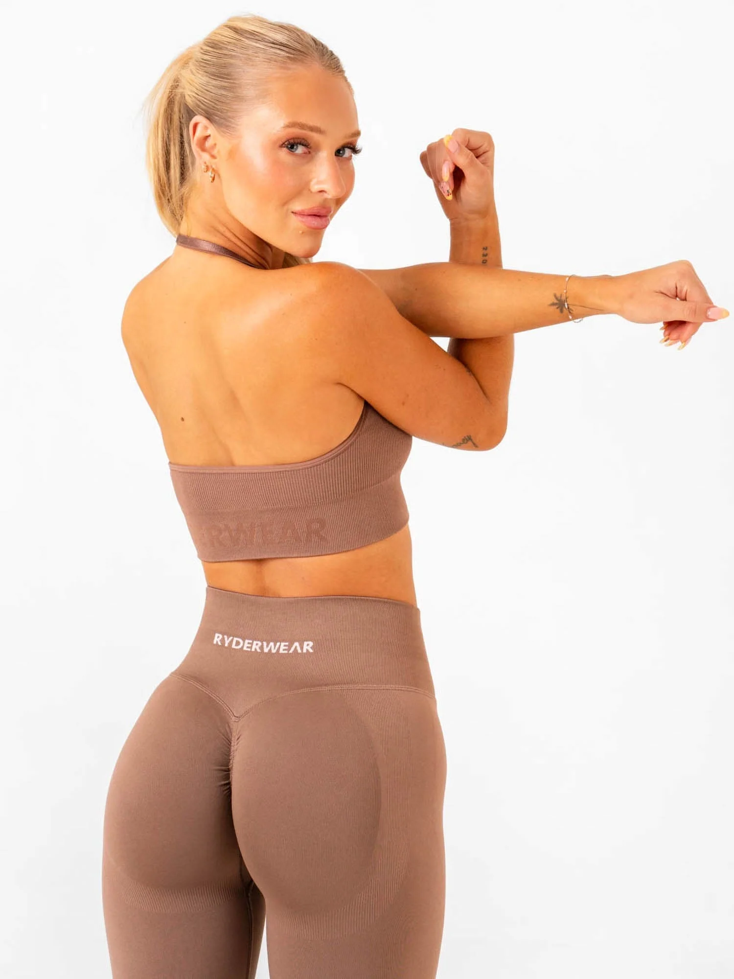 Lift Rib Seamless Halter Sports Bra - Almond - Image 4