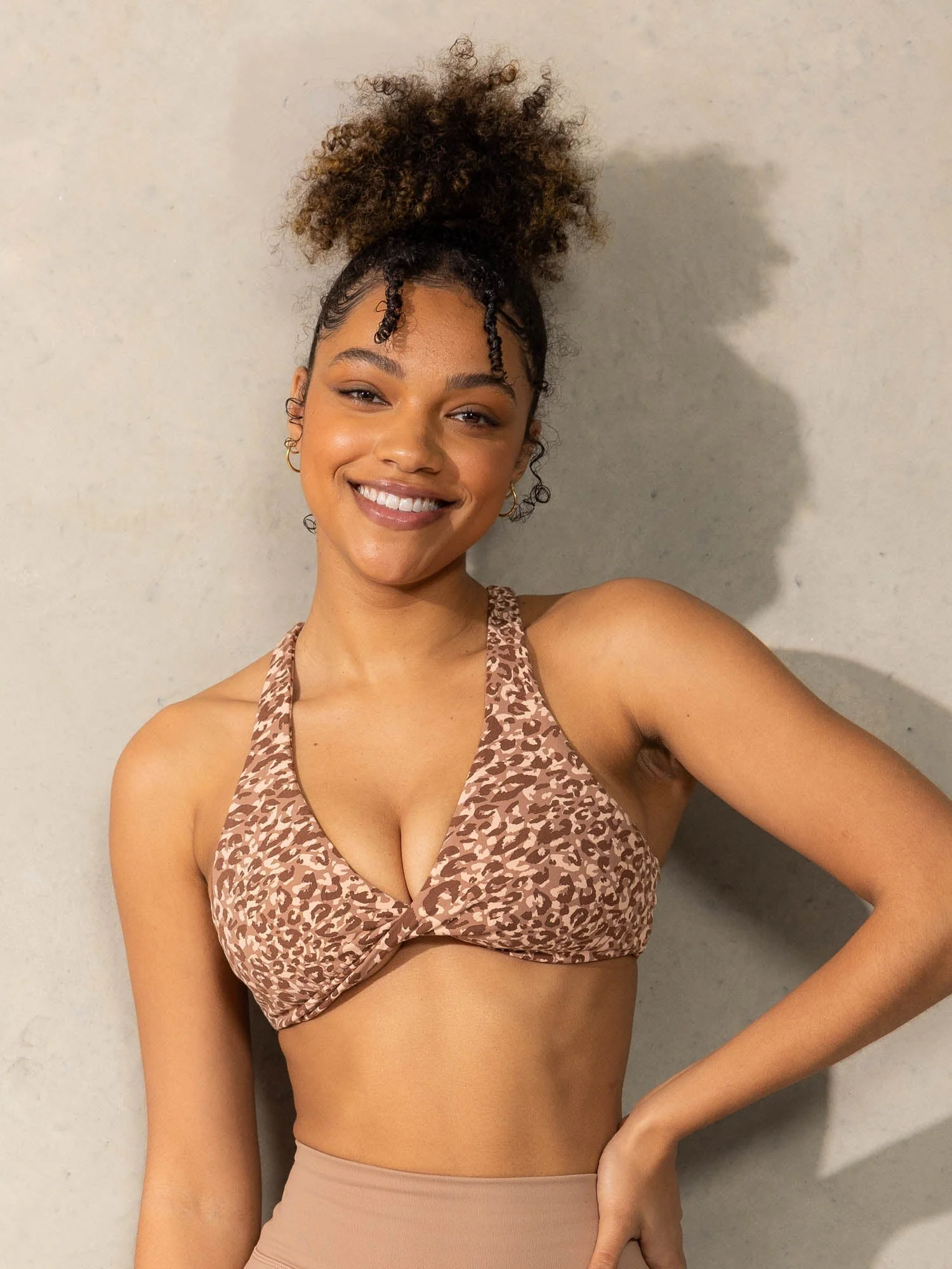 Momentum Twist Sports Bra - Mocha Leopard - Image 4