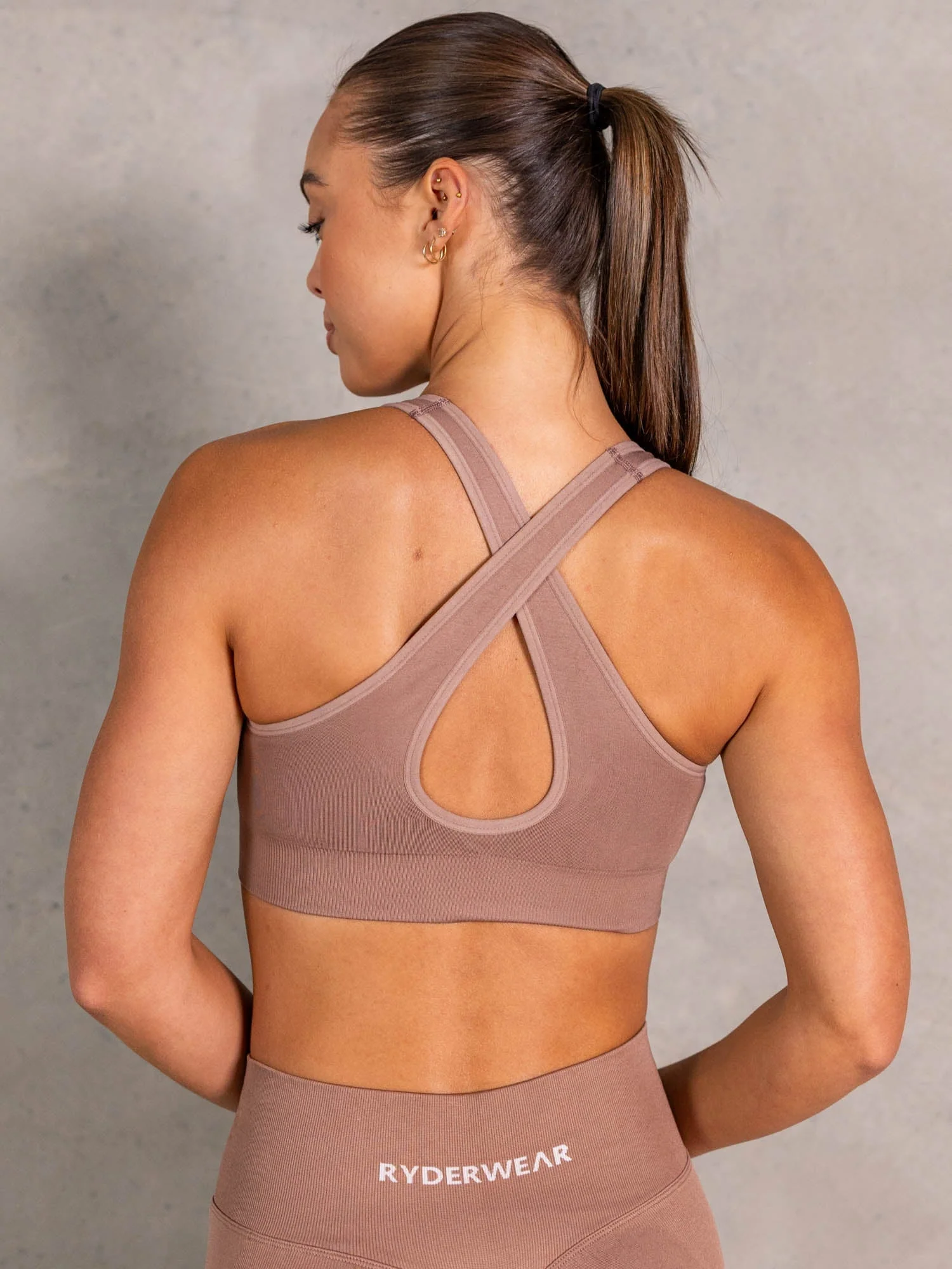 NRG Seamless Scoop Neck Sports Bra - Almond - Image 3